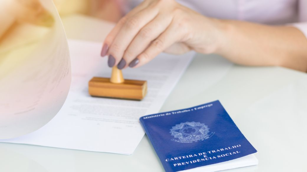 Δίκαιο Αλλοδαπών  – Άδειες διαμονής